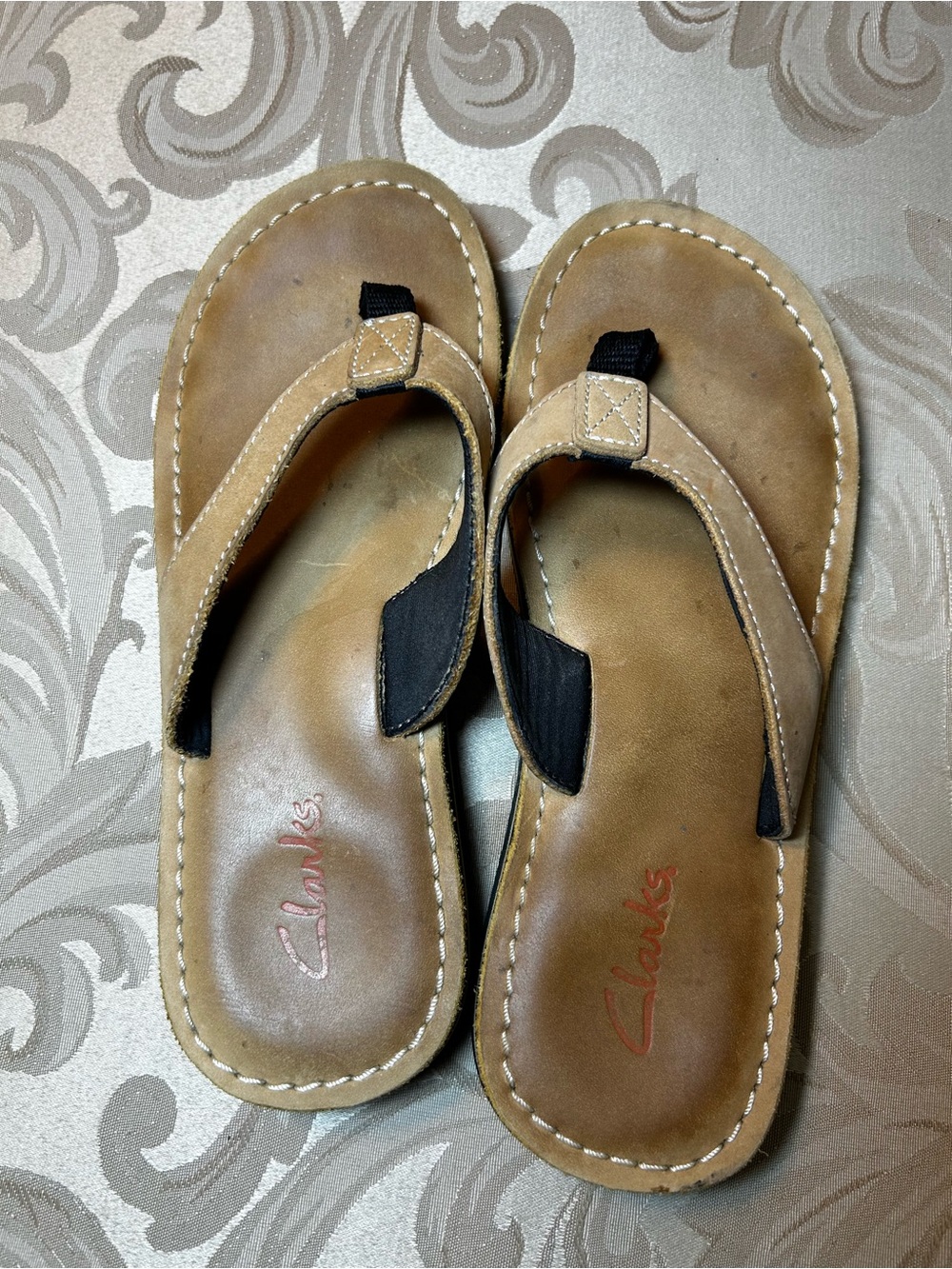 Clarks Womens 7M Soft Brown Leather Sandals Flip Flops Shoes Vacation Resort